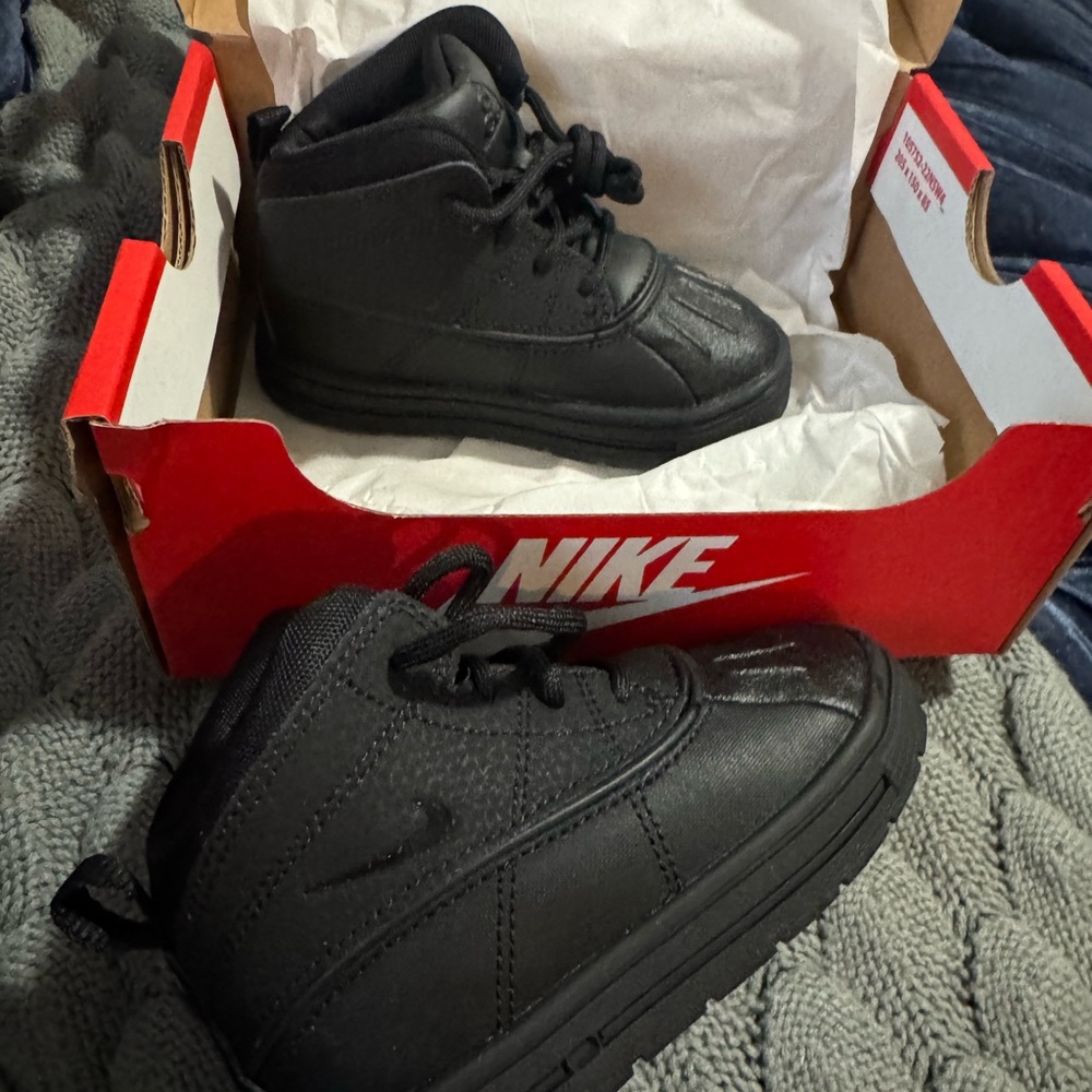 Nike Kids Black Sneakers